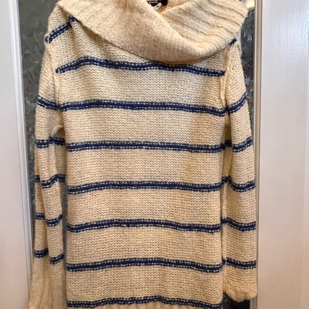 BDG Cream and Blue Turtleneck Sweater with Nautical Stripes B3